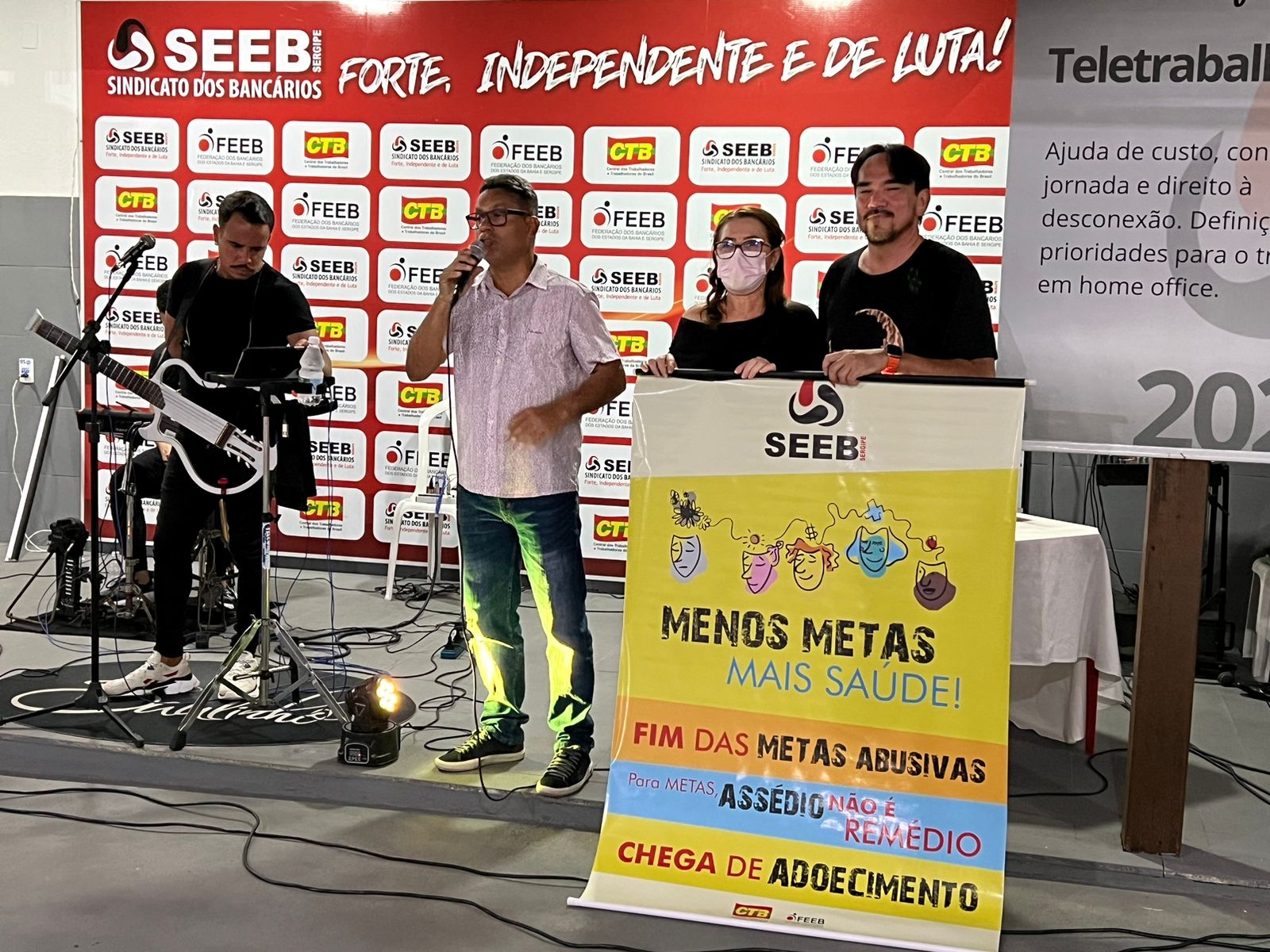 f952b8f81a1e1e90568048c2bf63a144